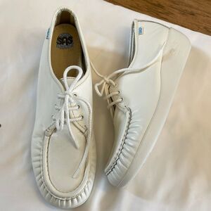 SAS WHITE LEATHER WEDGE LACE UP SHOES.  NEW 10N